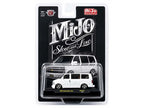 1995 Chevrolet Astro Van Custom Slow & Low White M2 Machines 1:64 - 31500-MJS103