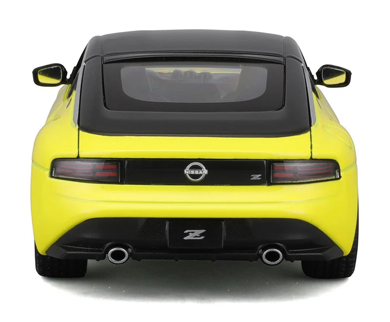 2023 Nissan Z Yellow with Black Roof – Maisto 1:24 Diecast