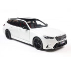 2025 BMW M5 Touring Alpine White | Solido 1:18