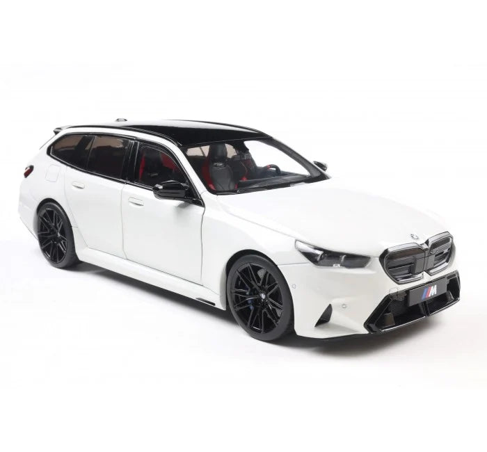 2025 BMW M5 Touring Alpine White | Solido 1:18